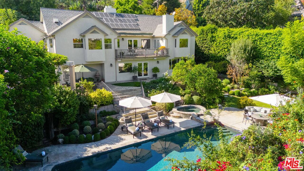 2660 Carman Crest Dr 5BR Hollywood Hills East La