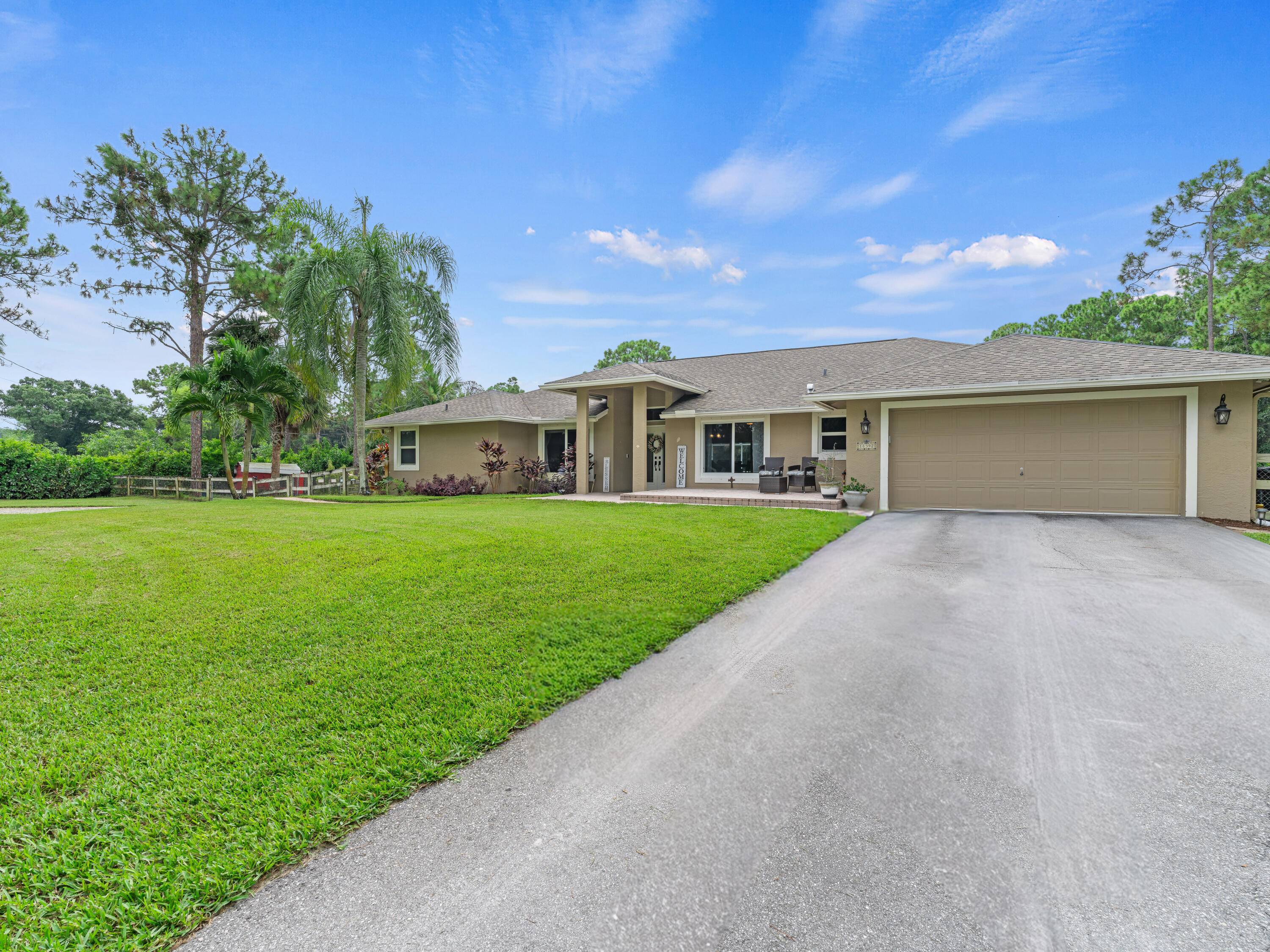 Welcome to this magnificently maintained 4 bedroom den, 3 bath home featuring generously sized bedrooms, luxury vinyl flooring throughout, vaulted ceilings, amp ; a bright open floor plan.