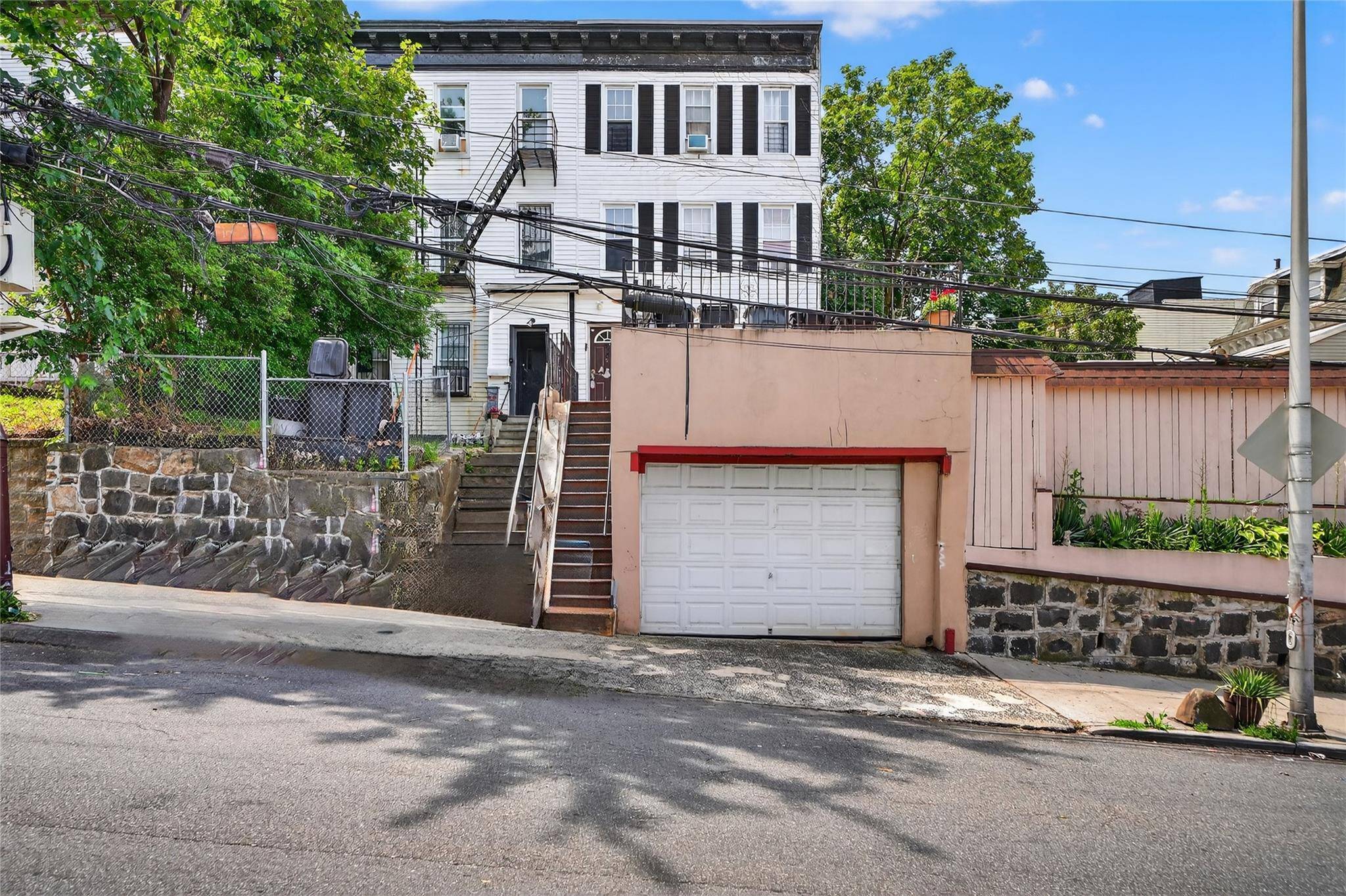Fabulous investment opportunity located in the heart of Yonkers.