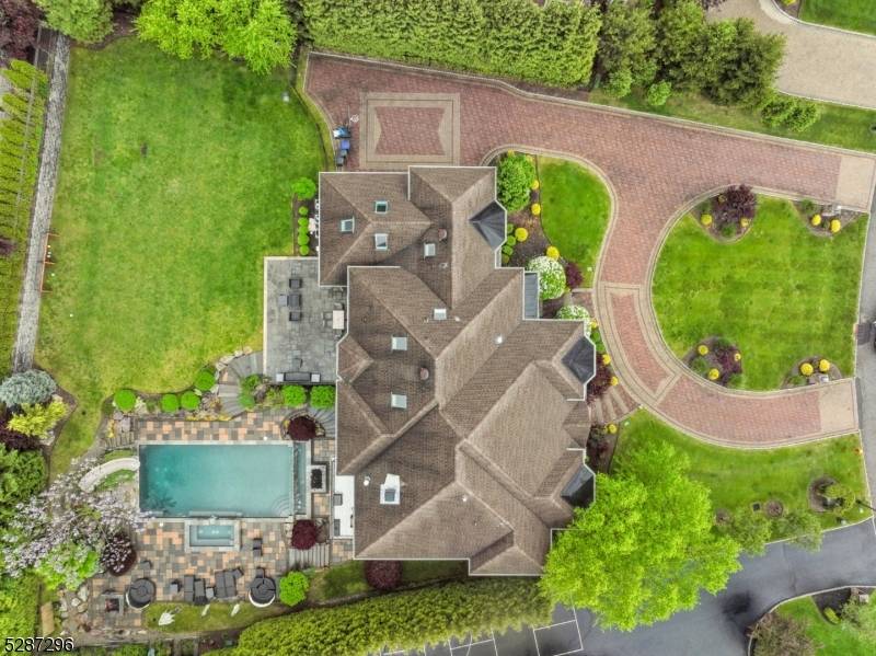 Stunning Home, The Best of the Best !