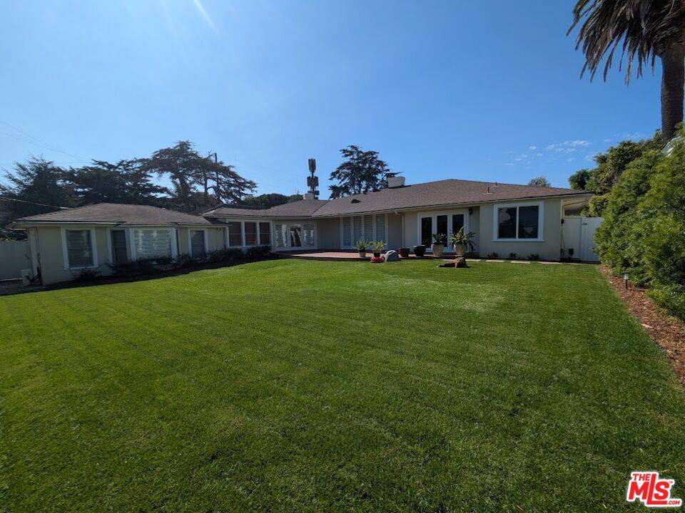 702   Adelaide Pl 4BR Santa Monica La