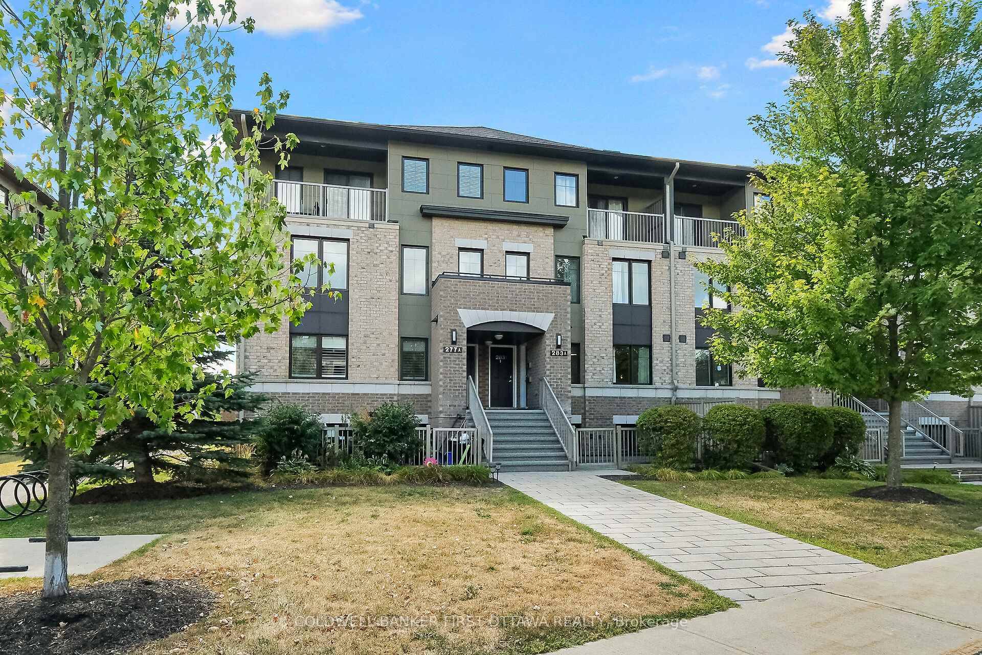 Premium lower stacked unit nestled amongst nature in Convent Glen with rare UNDERGROUND PARKING spot.