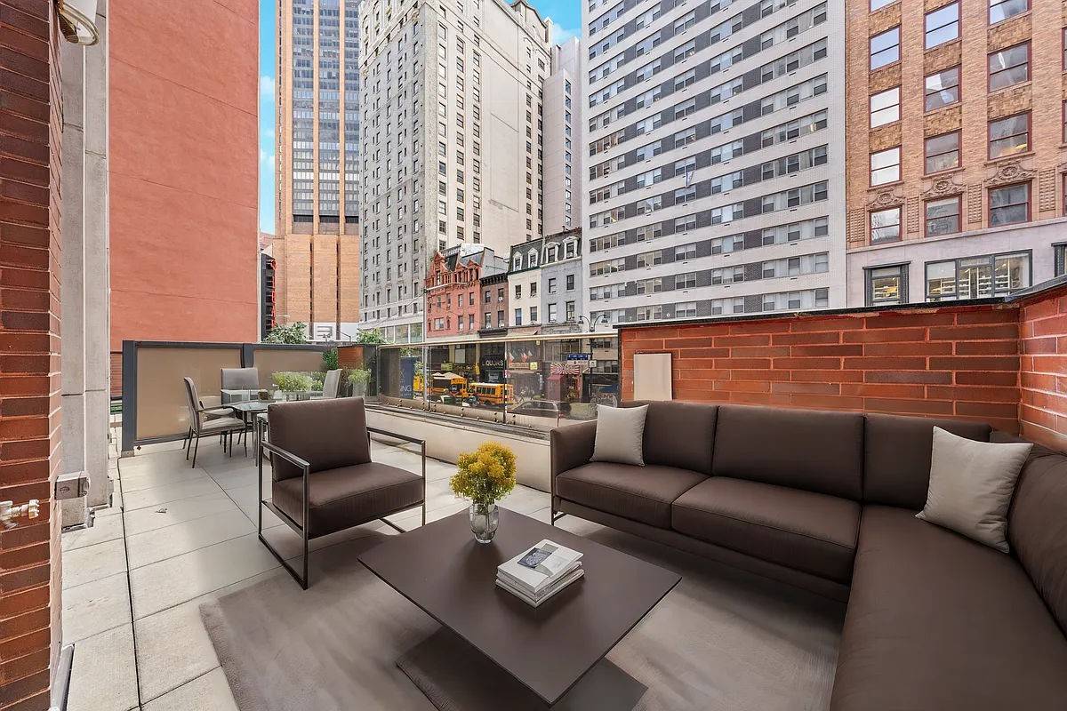 Welcome to The Knox ! Experience contemporary luxury and iconic New York living at The Knox, a high rise redefining urban elegance in the heart of NYC.