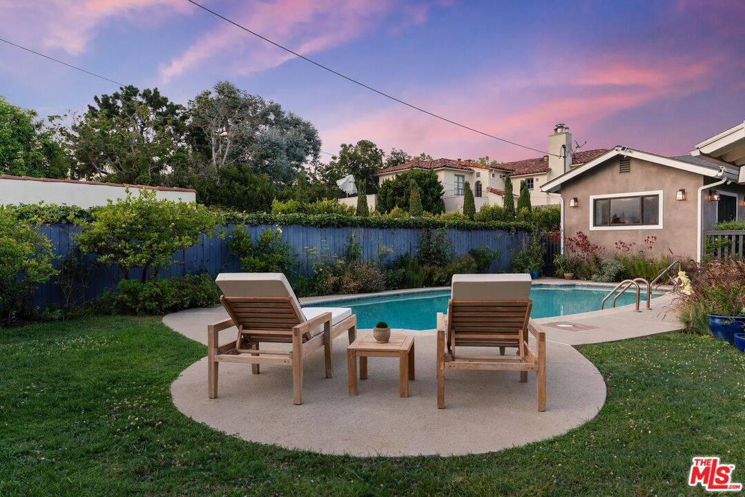 321 N Van Ness Ave 3BR Mid Wilshire La