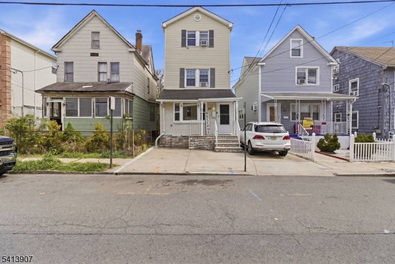 Cedar Ave Elizabeth City New Jersey Single-Family
