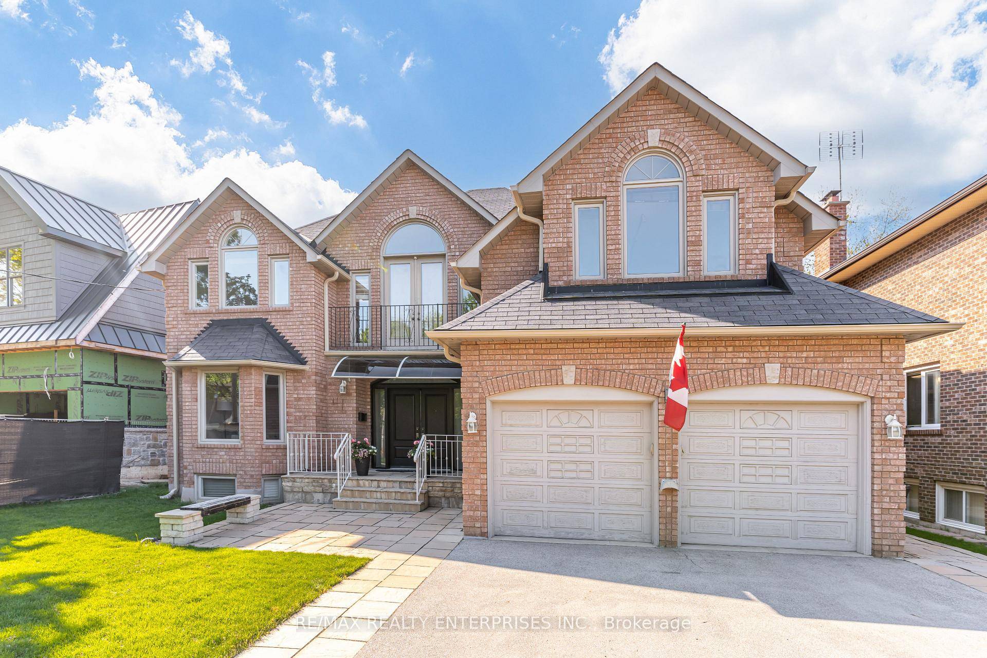 14 Donalbert Rd. is a residence of nearly 4, 200 sqft, above grade, that is both timeless and elegant.
