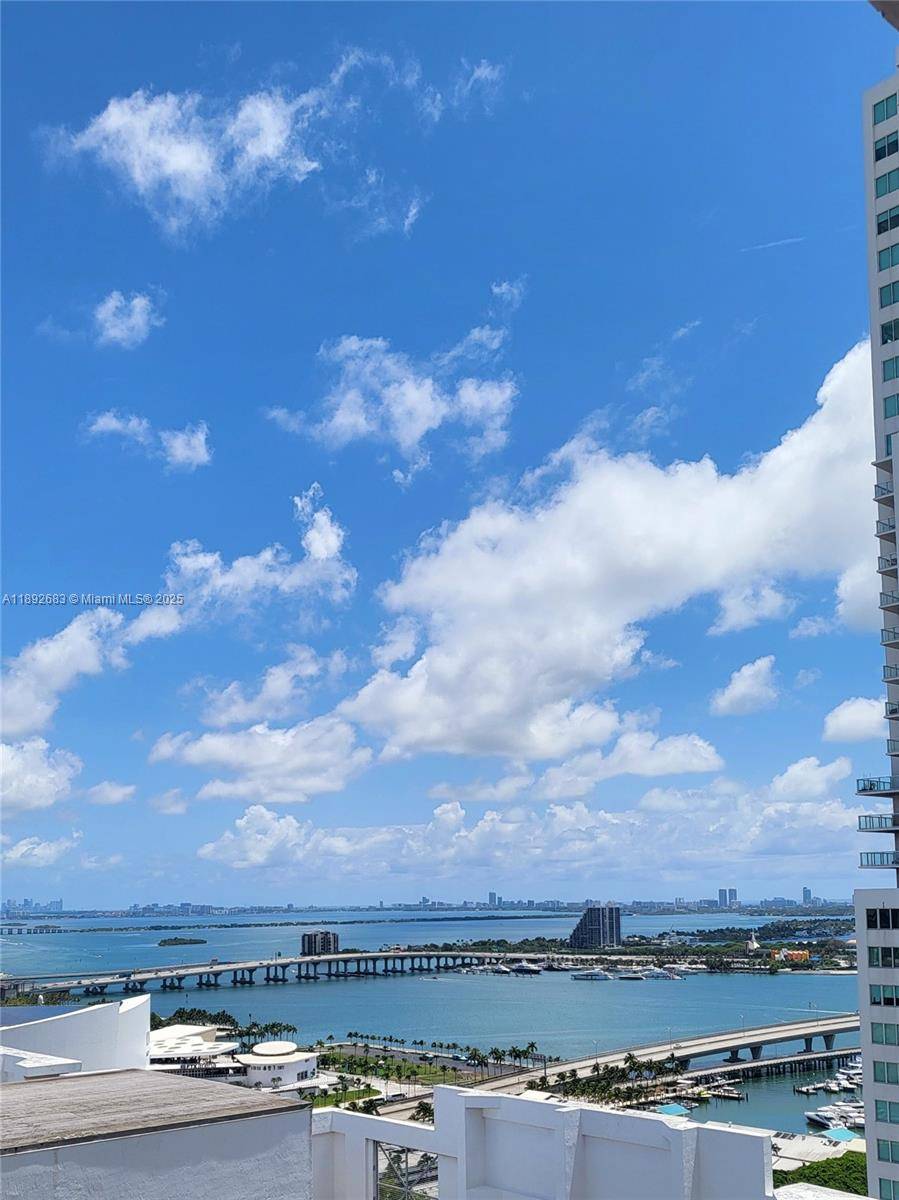 AIRBNB DAILY RENTALS ALLOWED PERFECT FOR INVESTORS MOST AFFORDABLE UNIT IN THE BUILDING !
