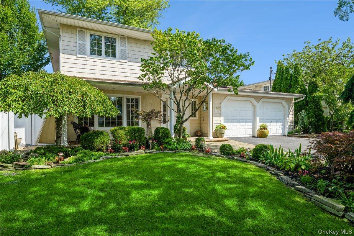 Updated South Merrick Splanch, 4 Bedroom, 2.