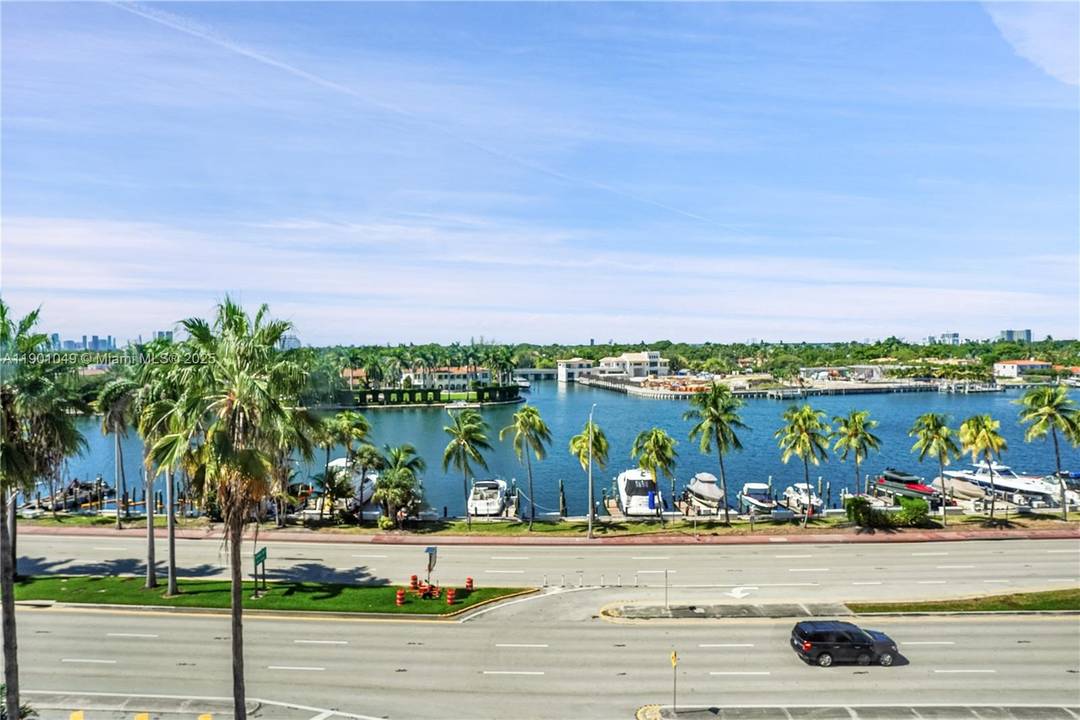 Experience Miami Beach living at its finest !