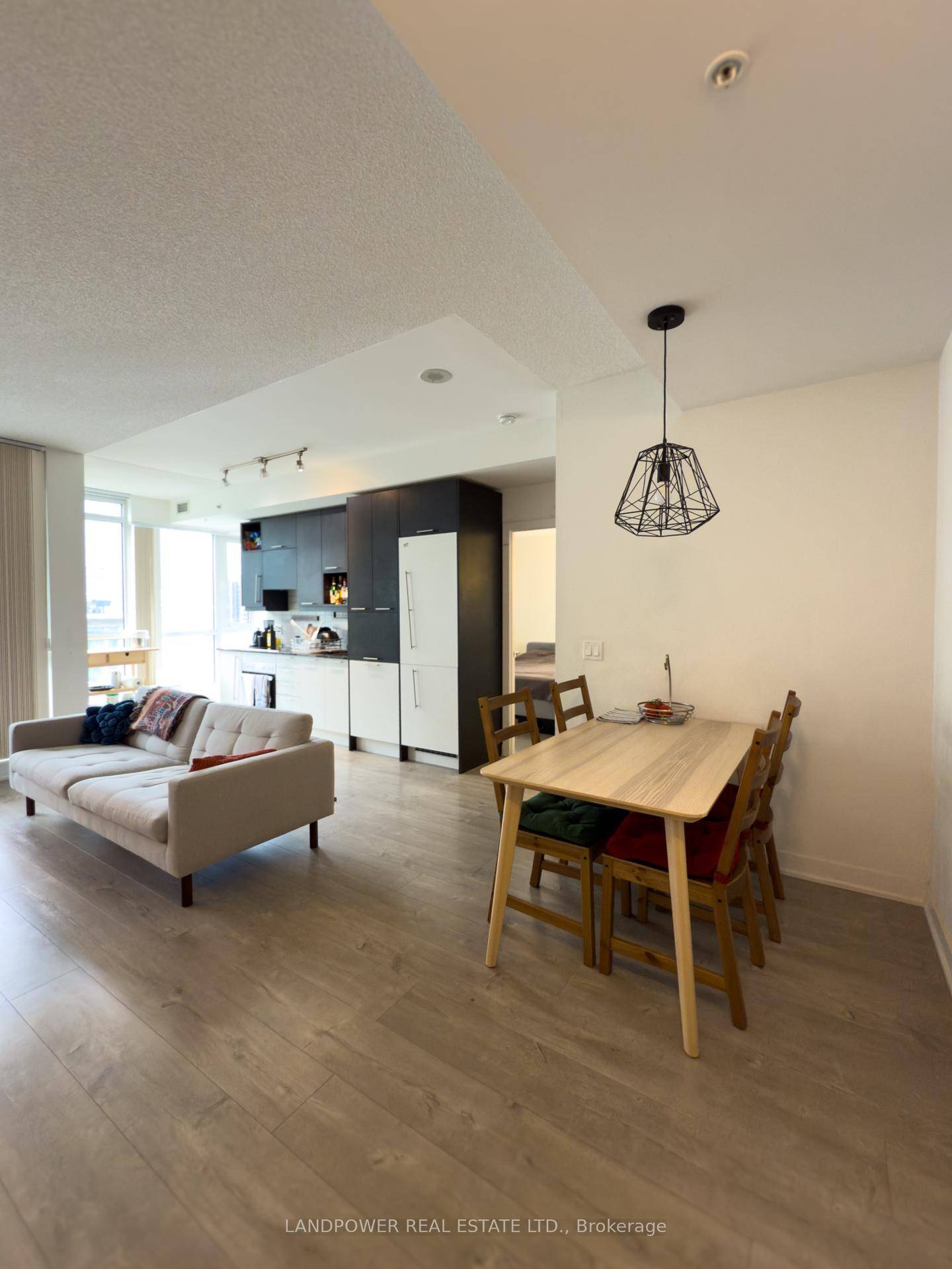 Welcome To The Studio 2 Condos !