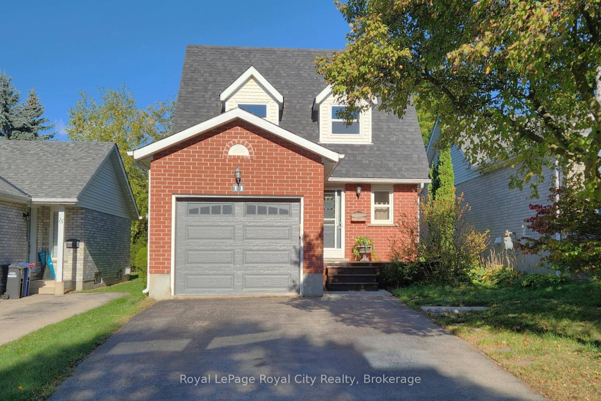 Welcome to this bright and spacious 3 bedroom, 1 full bath 2 half bath home located in the highly desirable Kortright West neighbourhood of Guelph.