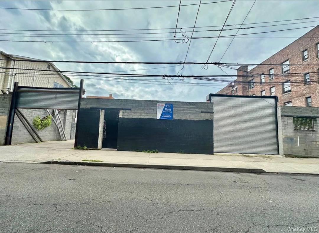 Secure and spacious contractor s yard available for immediate lease !