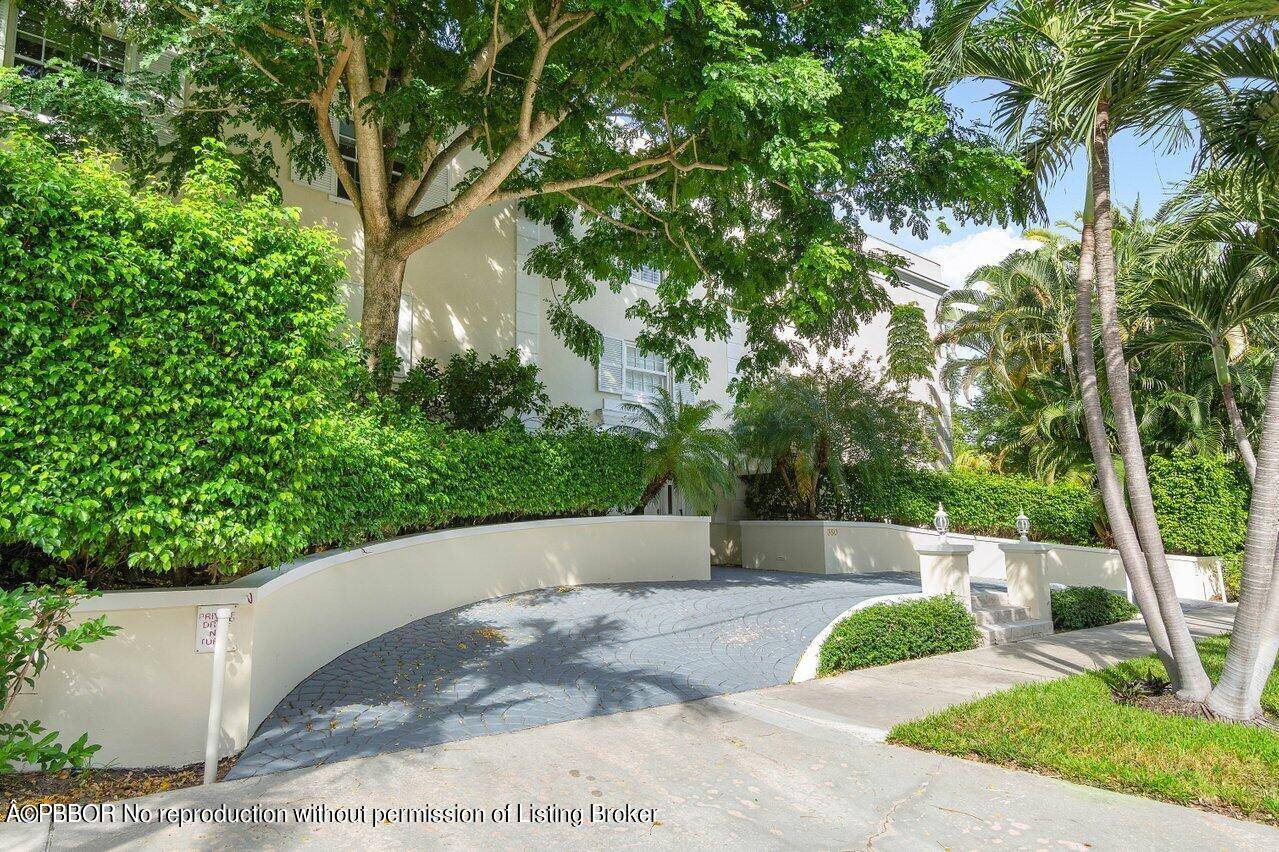 Spacious 3 bedroom 2 bath unit in the heart of Palm Beach with a private, oversized two car garage and large storage room.