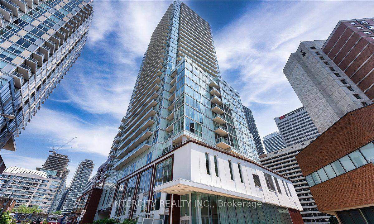Sophisticated Functionality The Epitome Of Modern Luxury Is Evident Throughout Whitehaus Condos By Lifetime ; Suite 2407 At 33 Helendale Avenue Delivers Impressive Opulence Poised Confidently At Yonge amp ; ...