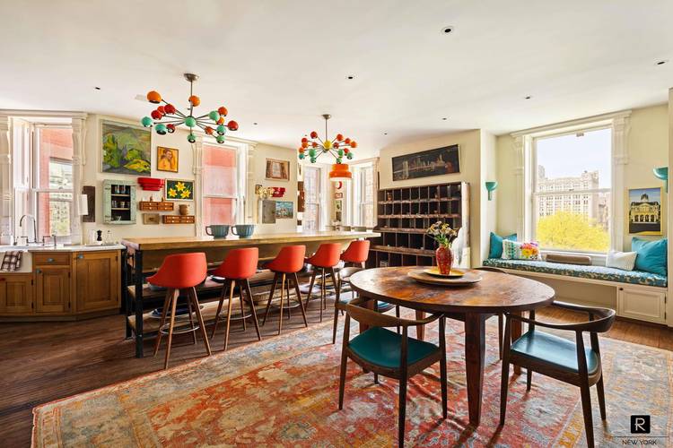 Perched above the southwest corner of Gramercy Park, this nearly 5, 000 square foot residence spans the top three floors of 34 Gramercy Park East, New York s first cooperative ...