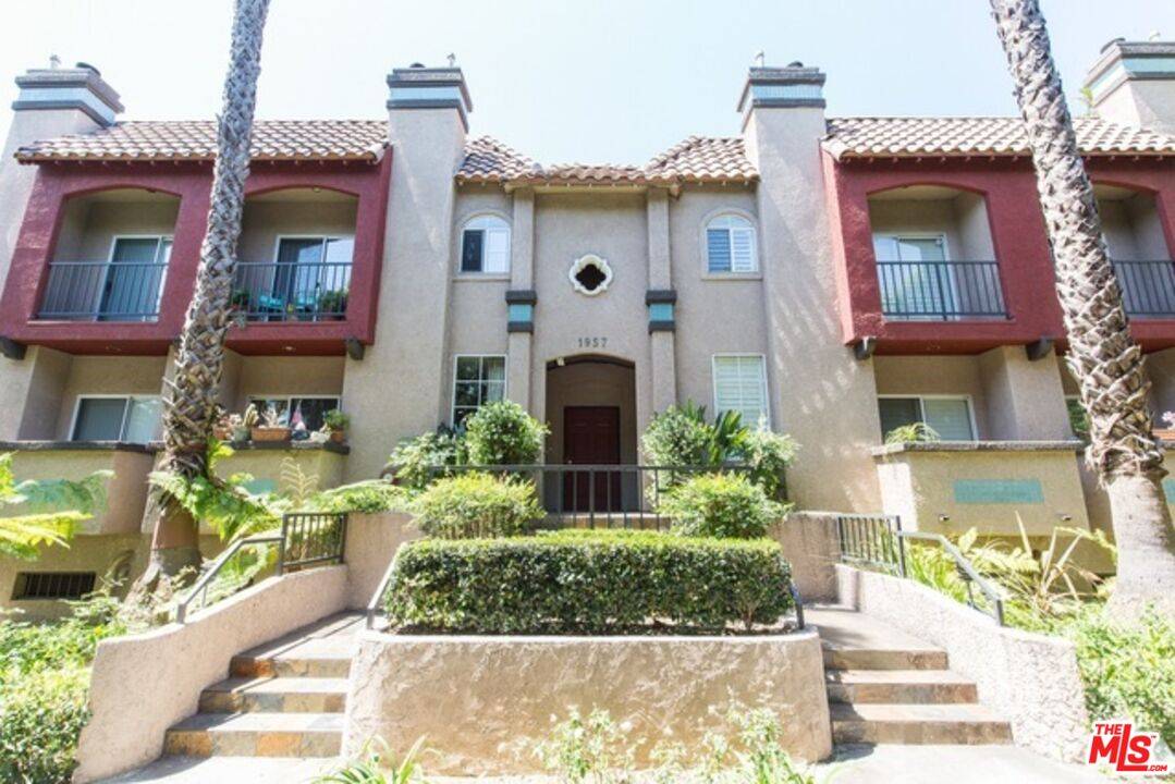 1957  N Bronson Ave 2BR Hollywood Hills East La