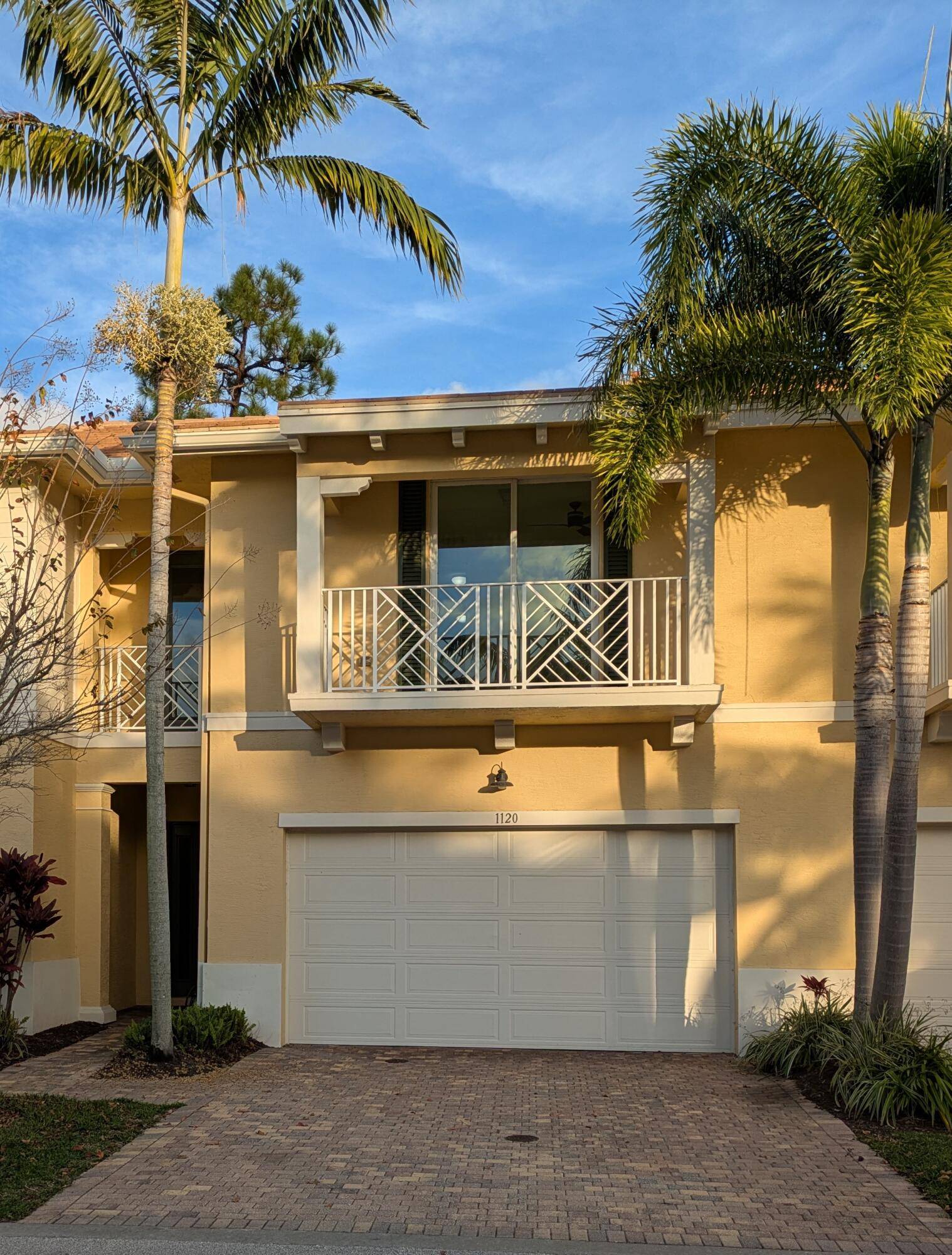 Best location, backs up to presserve in quiet, private area of Hampton Cay.