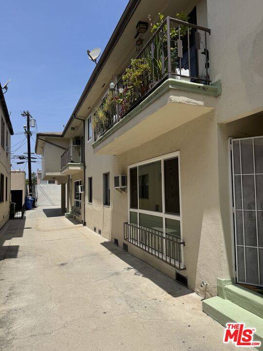 1217 S Orange Grove Ave 9BR La