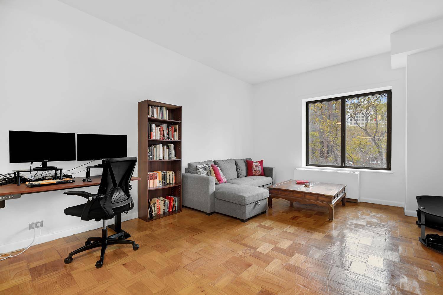 Southwest views of the Empire State Building and city skyline await in this one bedroom, one bath suite.