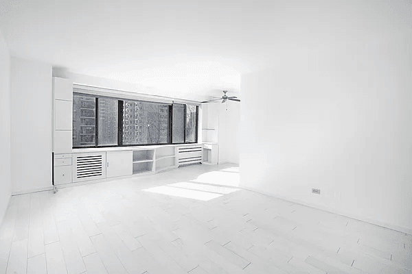 MOMENTS FROM CENTRAL PARK Welcome to your new home at 382 Central Park West 8U is an EXTRA LARGE alcove studio with much to offer As you enter, you'll be ...