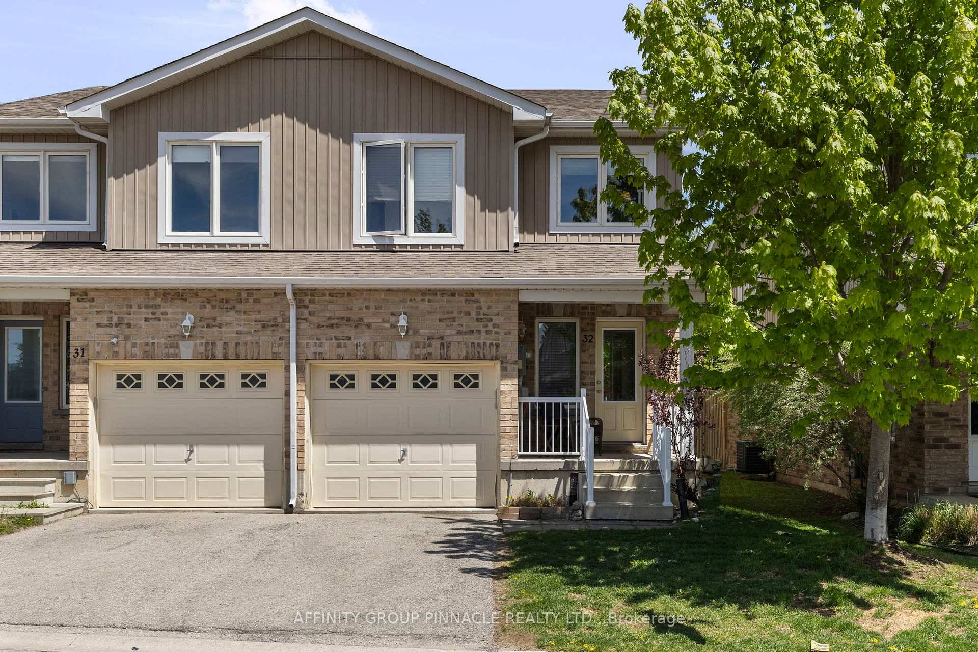 Located in a highly desirable neighbourhood, this fantastic, end unit townhouse offers both comfort and convenience.