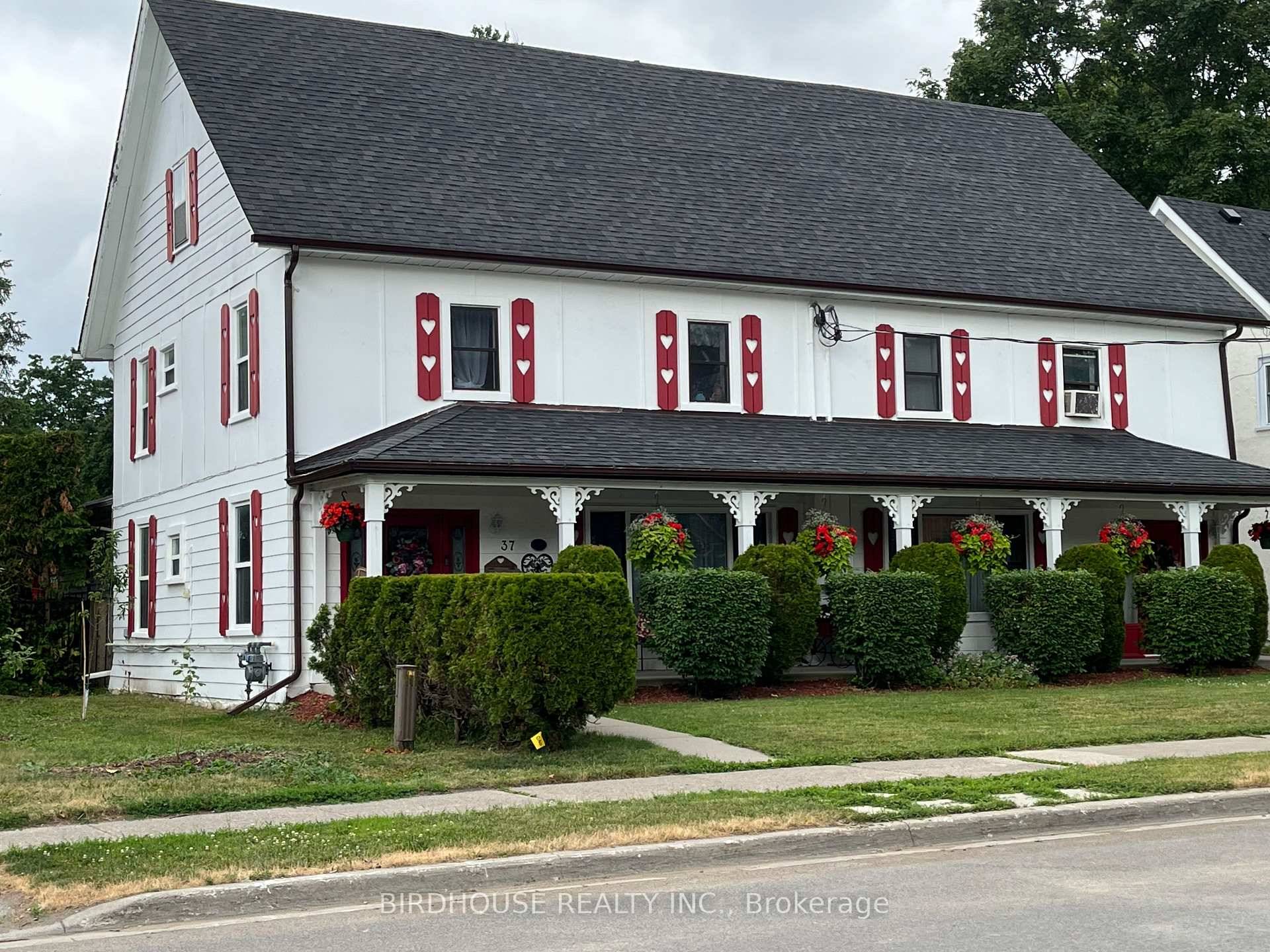 Built in 1867 as the first Baptist Church in Lindsay, this building is now a large multi residential home.