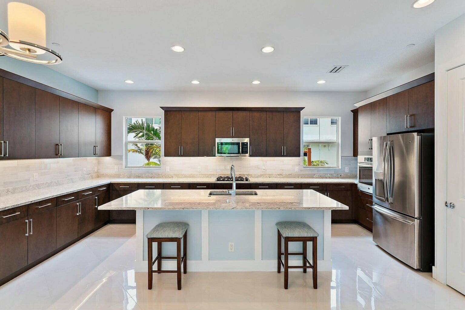 This 3 bedroom plus den townhouse in Alton offers modern living at its best.