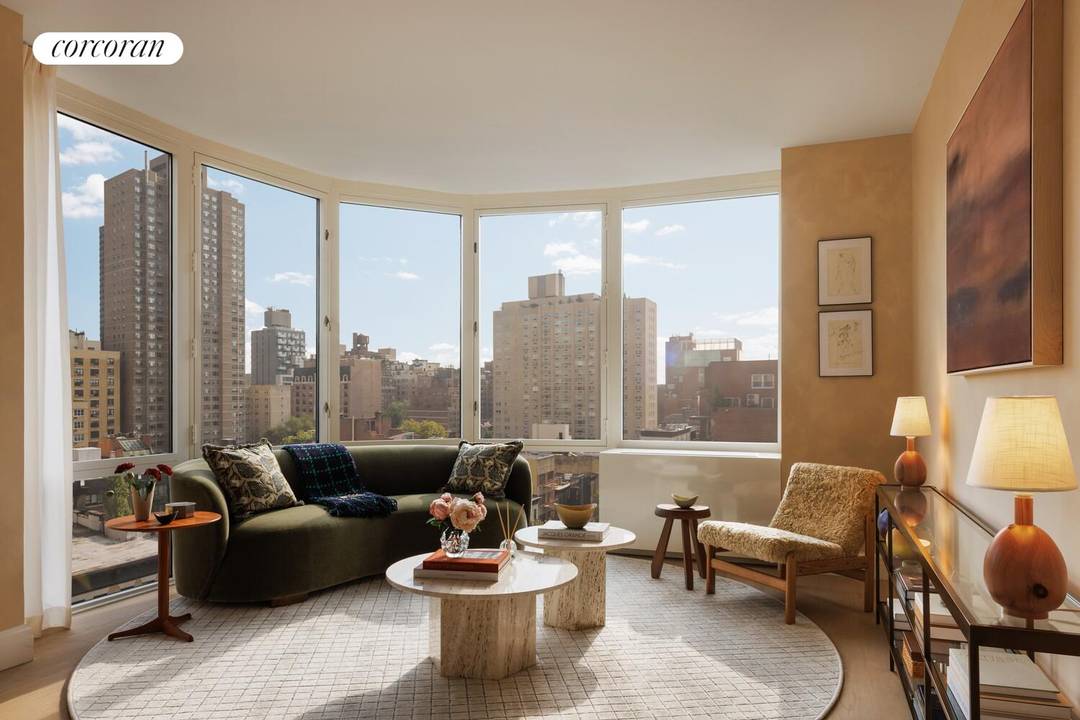 THE STRATHMORE PRESENTS A SUN DRENCHED ONE BEDROOM WITH OPEN CITY VIEWS Rising 44 stories above the leafy charm and quiet sophistication of the Upper East Side, The Strathmore is ...