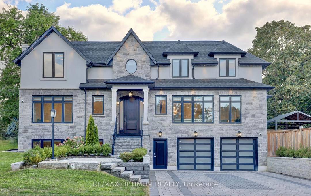 Welcome to this luxury custom built home offering over 3, 550 sq.