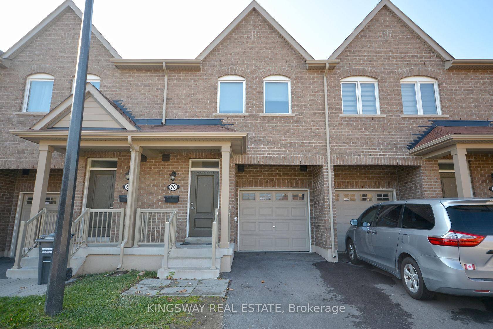 Stunning, Modern Townhome with Walk Out Basement in Desirable West Brampton !