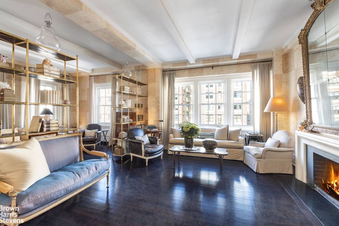 PARK AVENUE FACING 8 ROOM IN MOVE IN CONDITION !