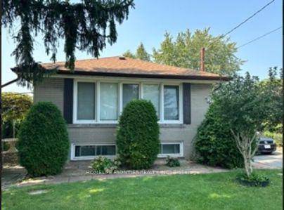 This charming detached bungalow, located in the desirable Maple Leaf area, offers 3 bedroomsand 2 bathrooms across total of 2, 000 sqft.