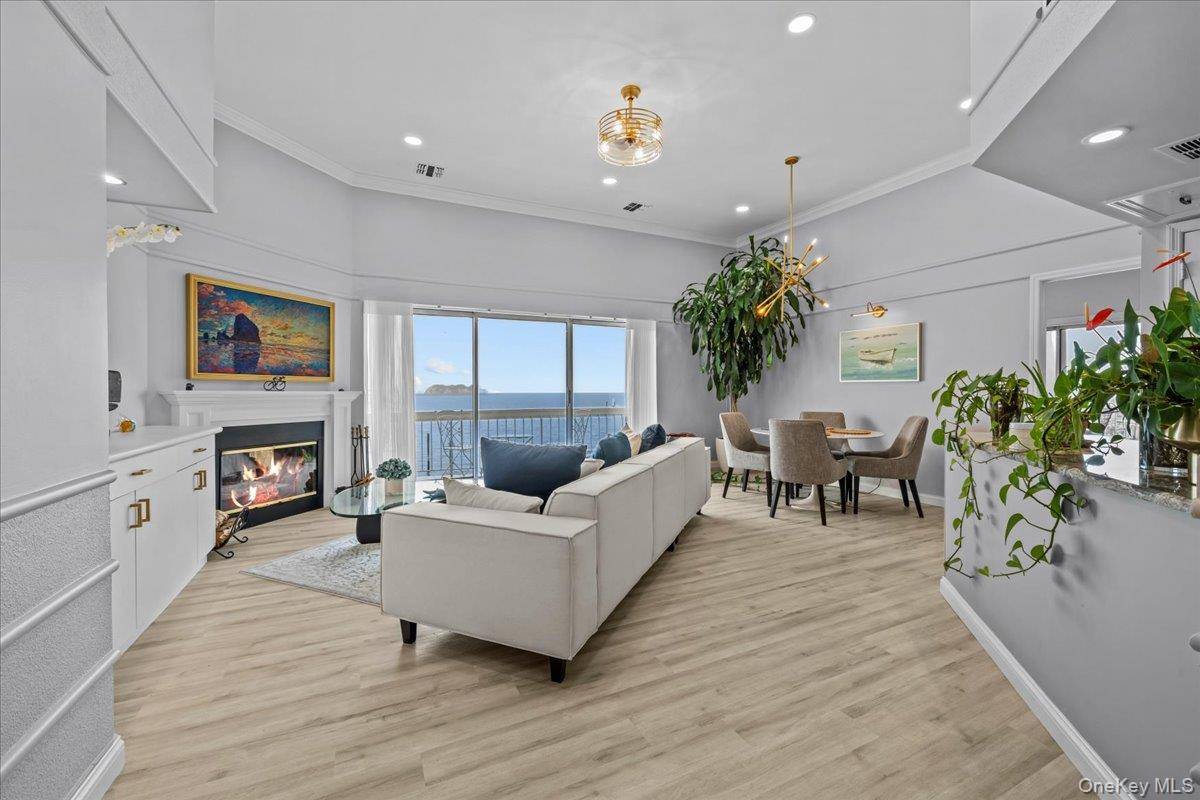 FOR RENT City Island Waterfront Condo Fully furnished 1 bedroom, 1.
