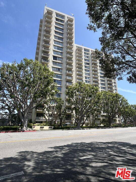 2170   Century Park 1BR Beverlywood La