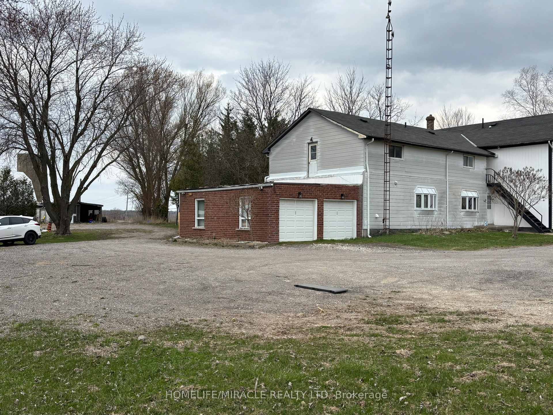 Amazing 2 Bedroom 1 Washroom Unit, lots of parking space with a breath taking country side view.