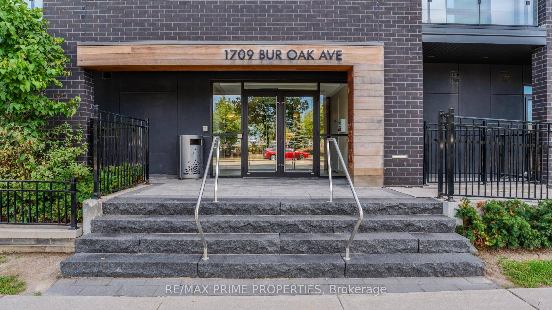 Welcome to The Union Condo where style meets convenience !