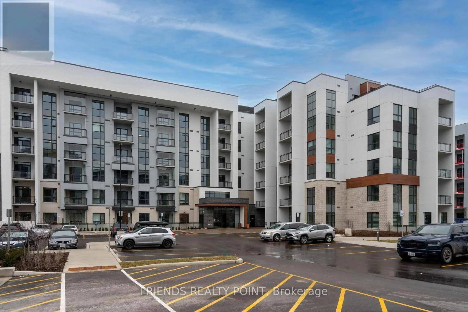 Bright amp ; Spacious 2 Bedroom Unit built by Mattamy Homes features Open Concept Main Living amp ; Dining Room Area With Walk Out To Private Balcony !