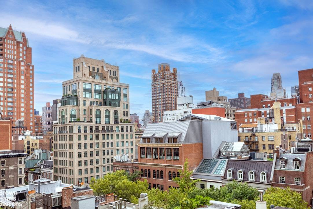 HIGH FLOOR 1 bedroom with OPEN SOUTHERN VIEWS just off Park Avenue !
