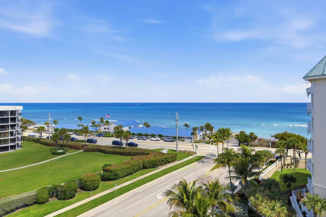 INCREDIBLE OCEAN VIEWS FROM THIS PENTHOUSE TOP FLOOR UNIT WITH 2410 SQ FT LIVING.