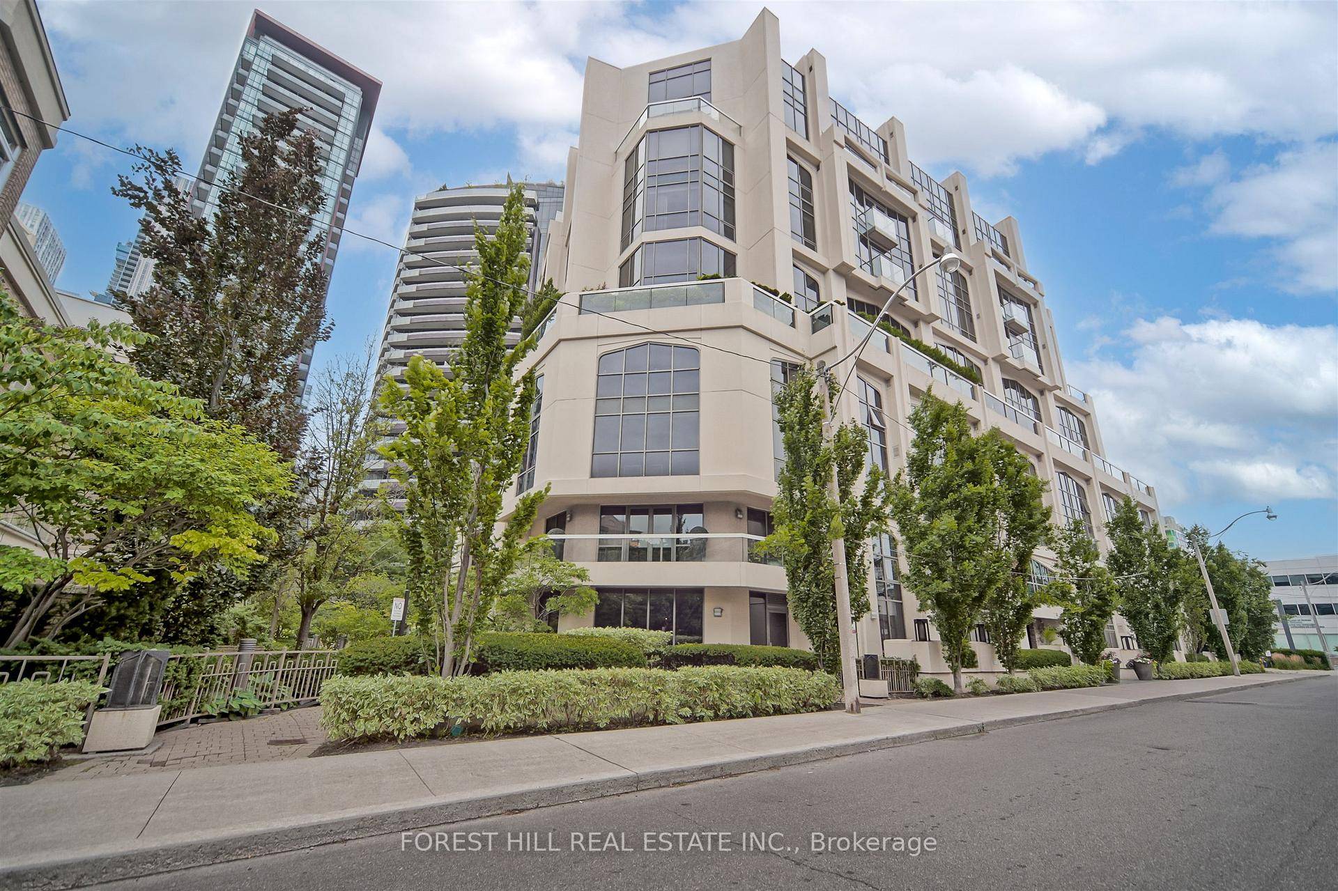 A Hidden Gem in the heart of Torontos prestigious Yorkville, this 2245 sqft suite feels like a townhome in a building.