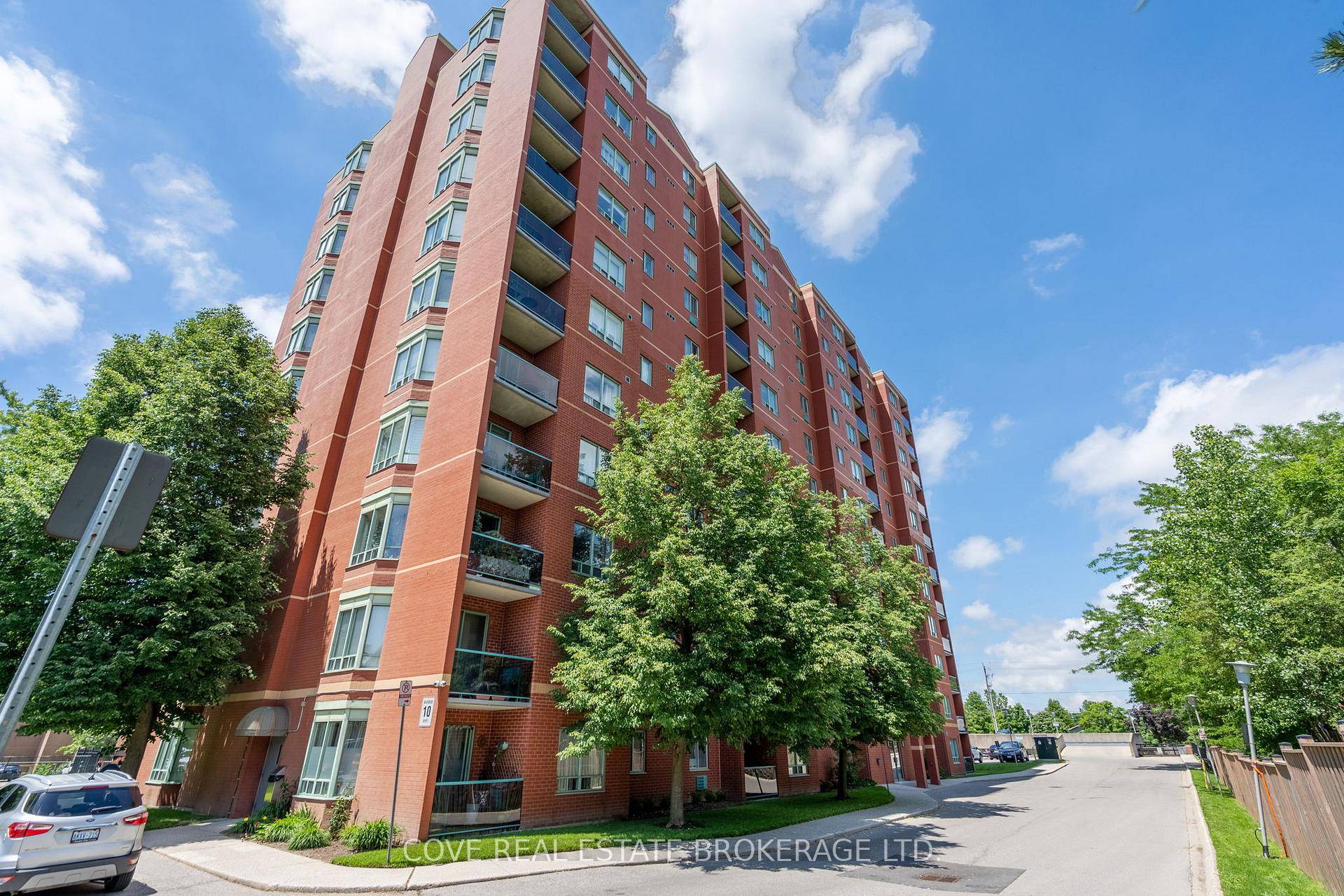 Fantastic 2 Bedroom, 2 Bathroom Condo on the 10th floor located in Southcrest Estates !