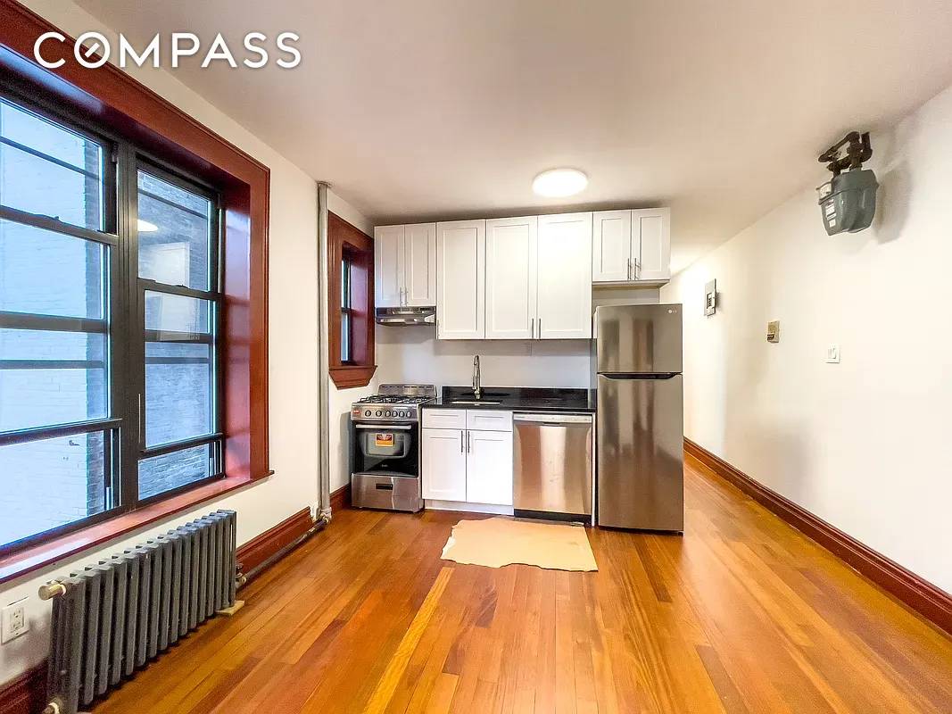 Upper East Side Newly Renovated 2BD 1BA with Eat In S S Kitchen, dishwasher in select units.