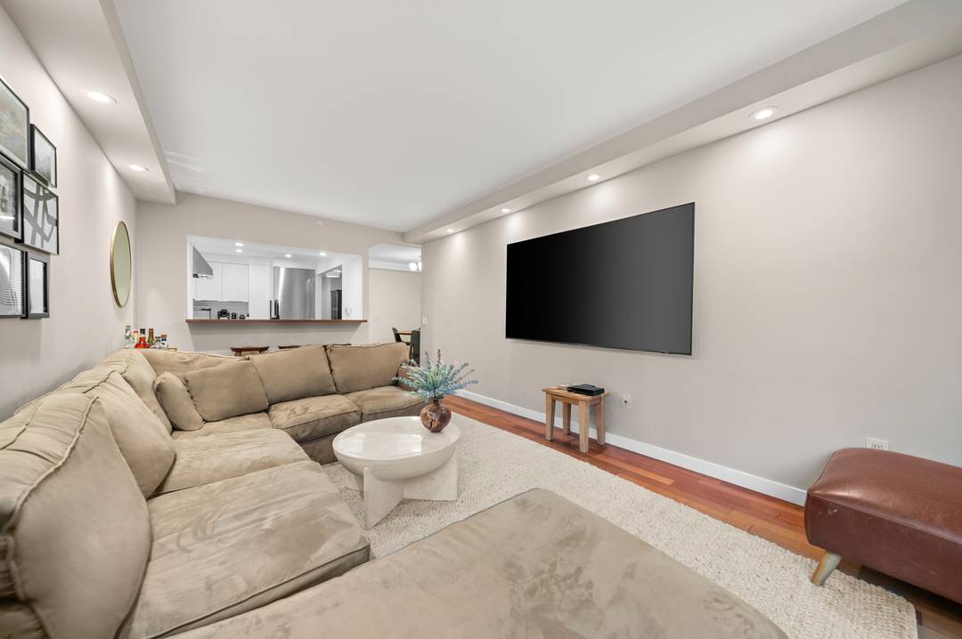 Fully reimagined with a meticulous, design forward renovation, Residence 7D at 121 East 23rd Street offers new development caliber finishes within a full service condominium.