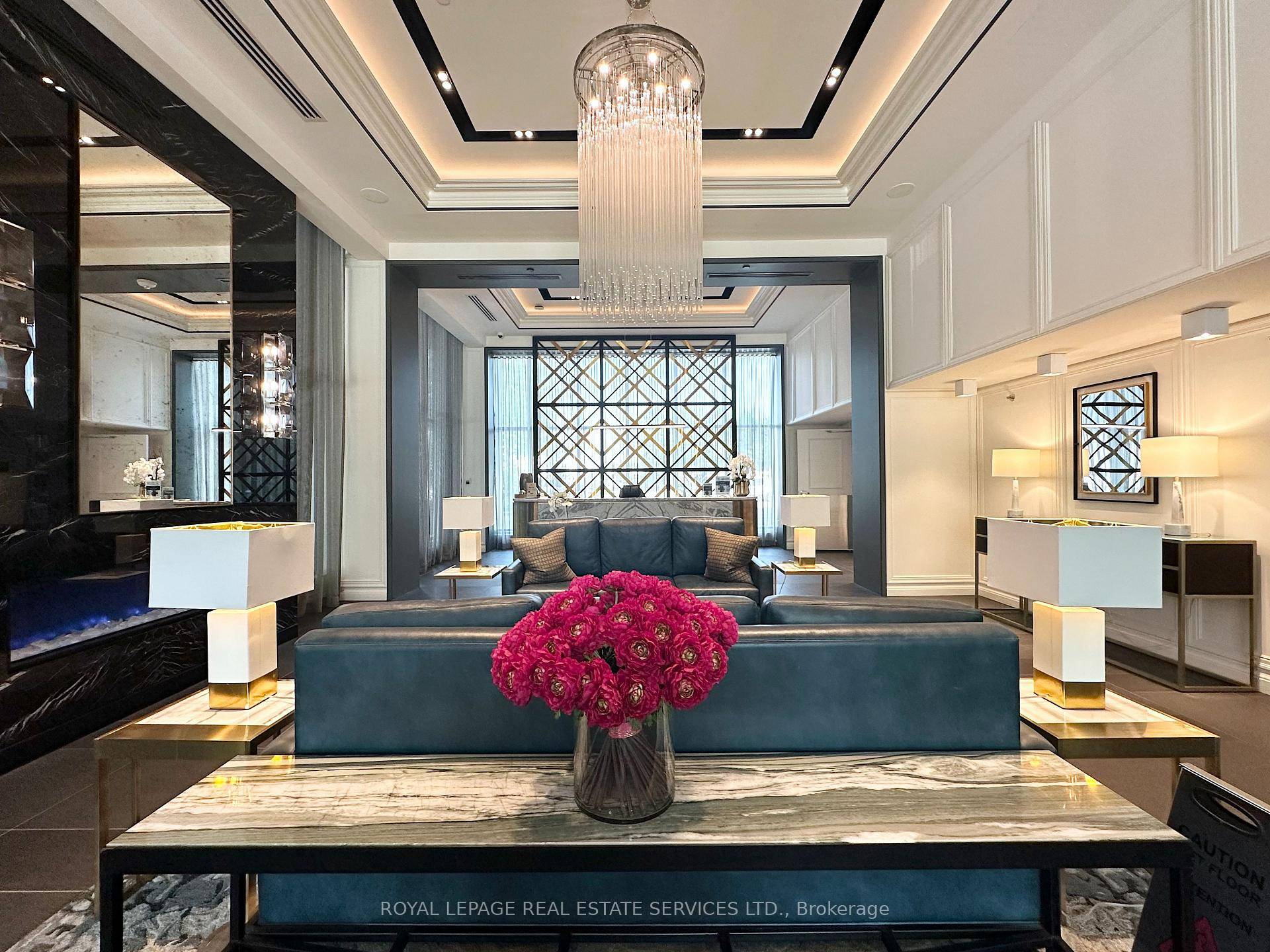 Welcome to this bright and spacious luxury suite offering approx.