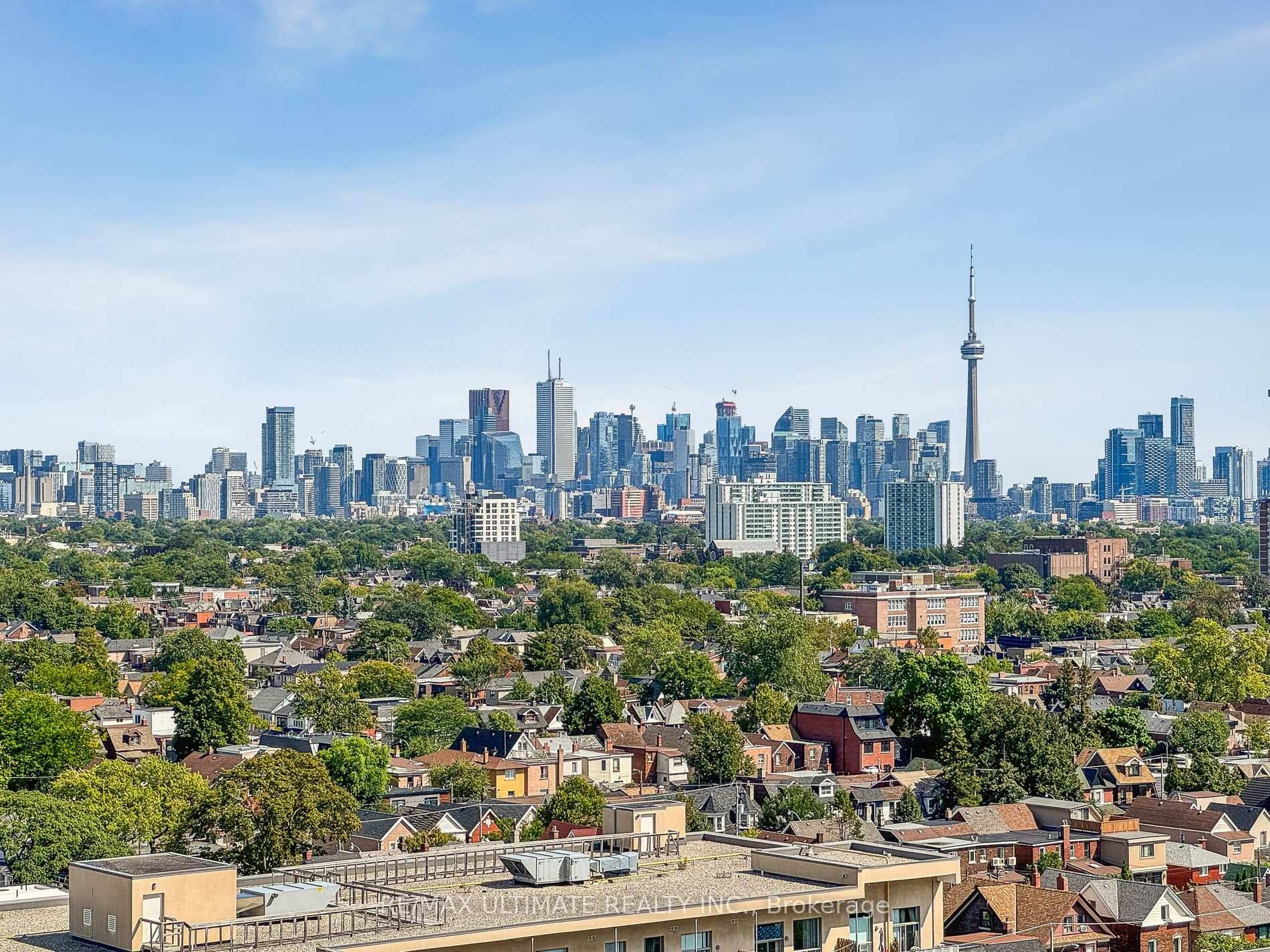 Welcome to this bright amp ; spacious 1 bedroom penthouse condo in the vibrant Junction Triangle !