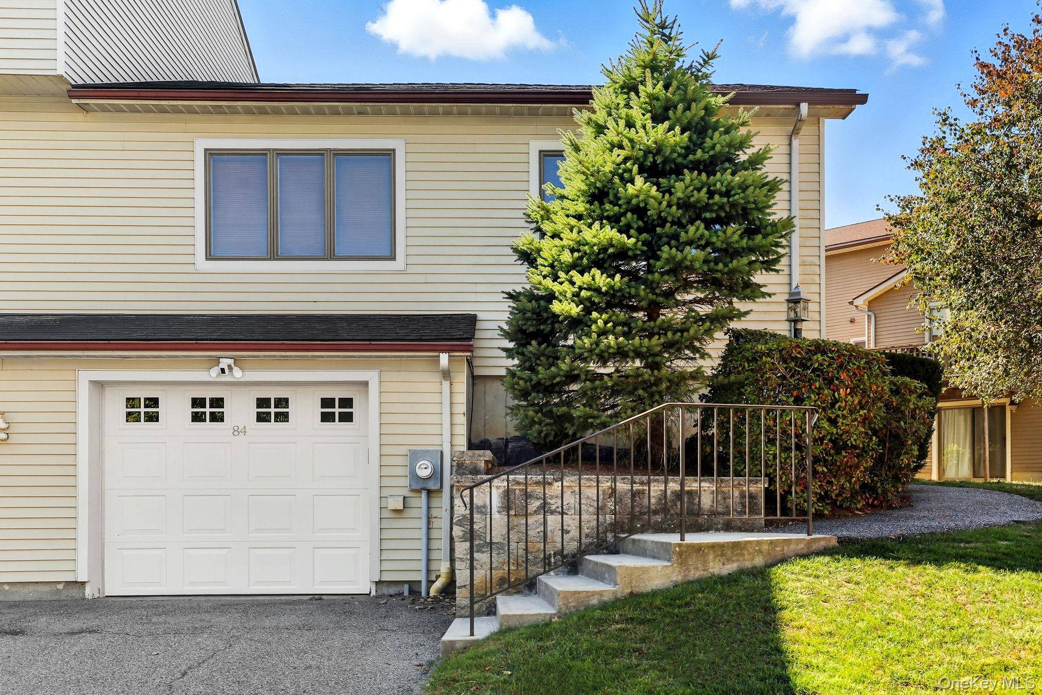 Meticulously maintained 2 bedroom, 2 bath townhome in desirable The Willows community.