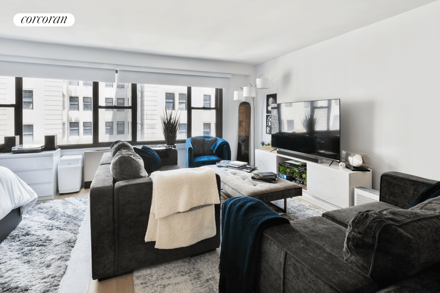 Welcome to this beautifully gut renovated Alcove studio that easily converts to a one bedroom home in a full service doorman building on the border of Brooklyn Heights and Downtown ...