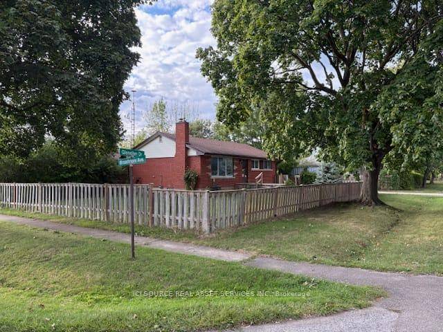 Approx. 900 sq. ft. brick bungalow in the desirable North End of St.