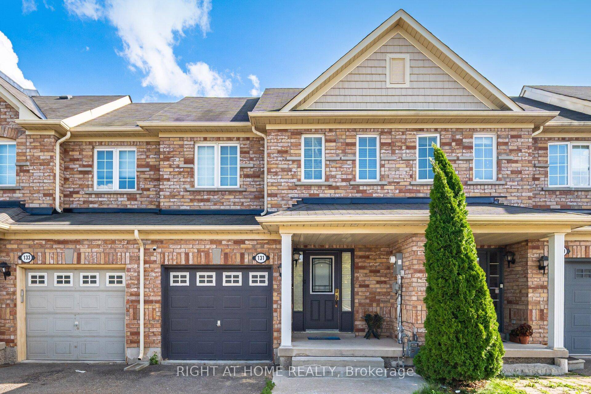 Welcome to 131 Crystal Glen Crescent !