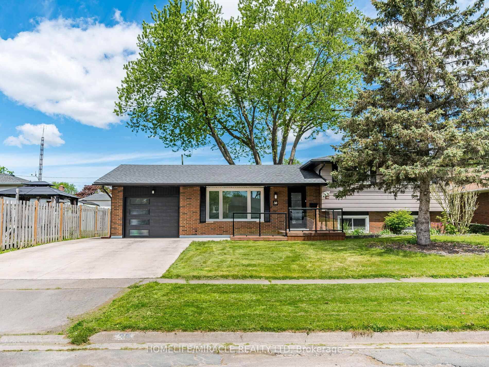 Upgraded, Bright And Beautiful Detached home Located In a family friendly neighbourhood, 4 Levels Of Living Space, This Family Home Offers An Open Concept Main Floor With Living room, Dining, ...